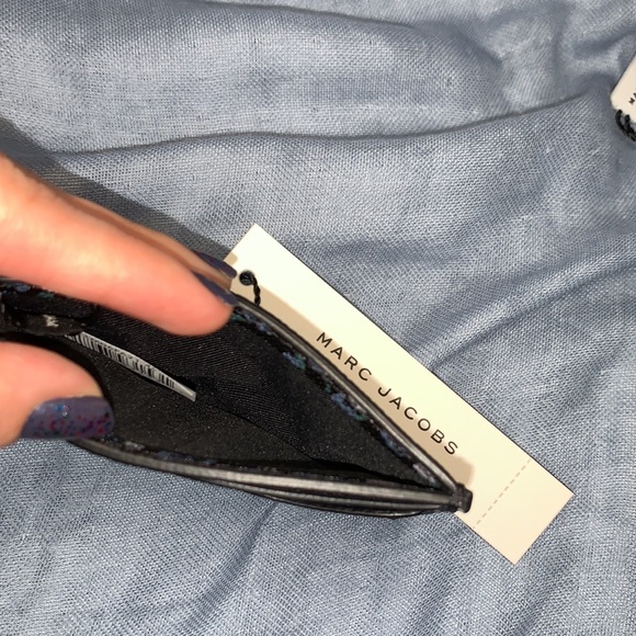 NWT MARC JACOBS CARD HOLDER - Picture 3 of 4